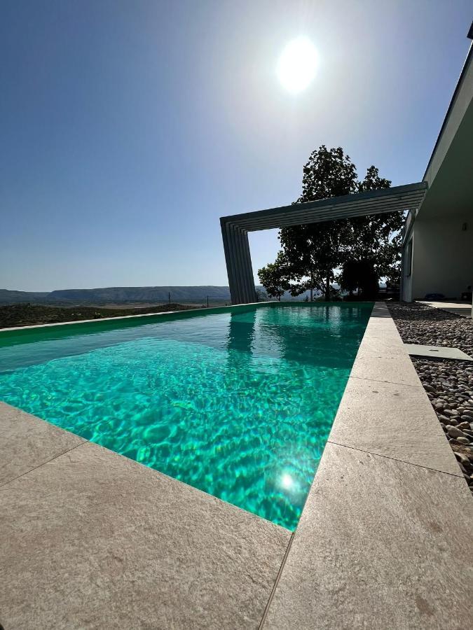 Villa Mona ,Heated Swimming Pool โมสตาร์ ภายนอก รูปภาพ